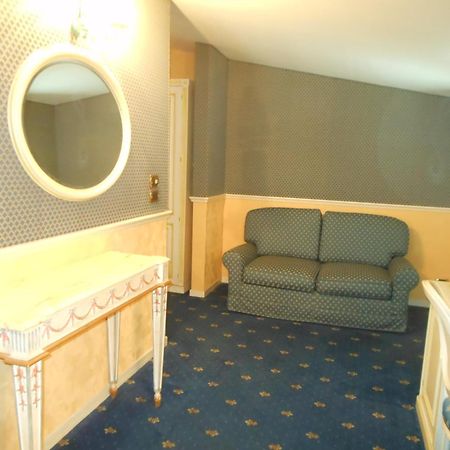 Hotel Ristorante La Lanterna Calvizzano Exteriér fotografie