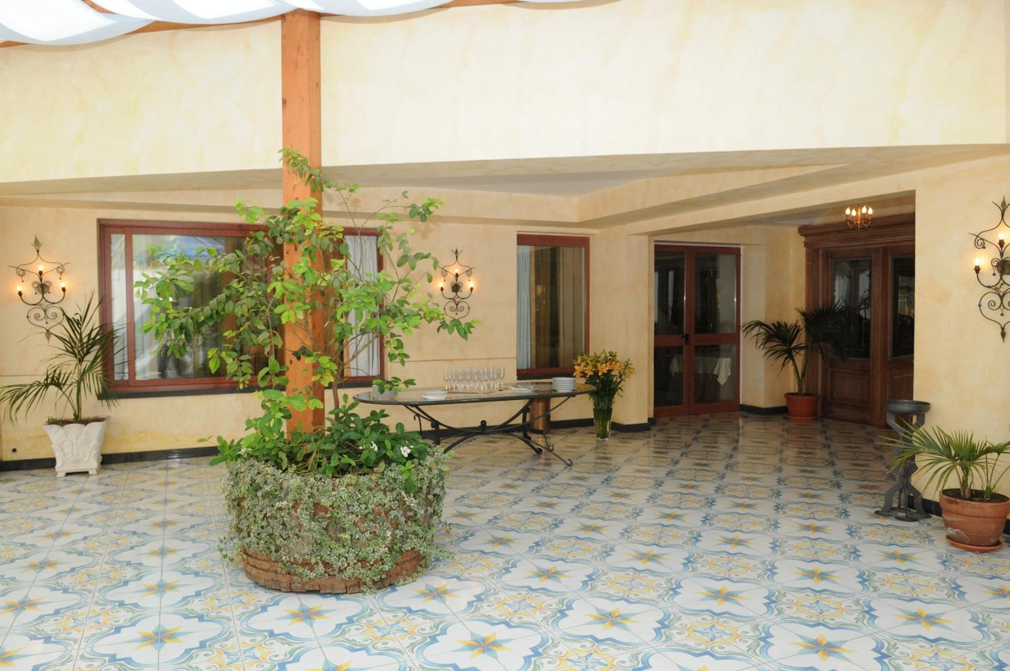 Hotel Ristorante La Lanterna Calvizzano Exteriér fotografie