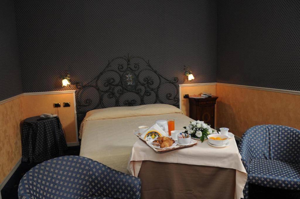 Hotel Ristorante La Lanterna Calvizzano Pokoj fotografie